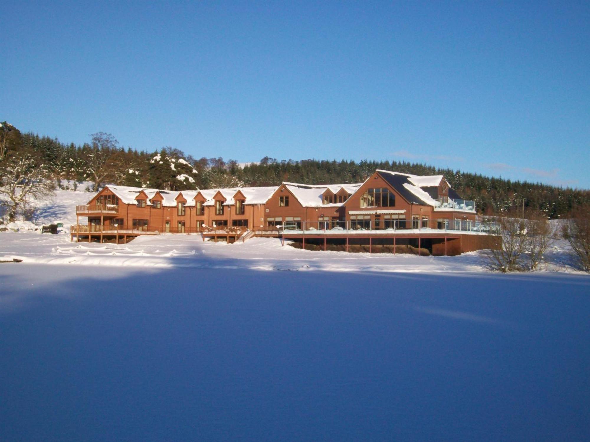 The Lodge On The Loch Aboyne Exterior photo